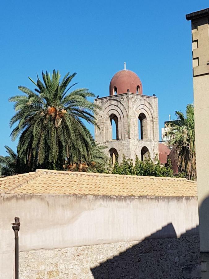 Casa Vacanze Villa D'Orleans Palermo Exterior foto